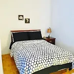 Stylish Montreal Apartment Comfortable Stay In The Golden Square Mile