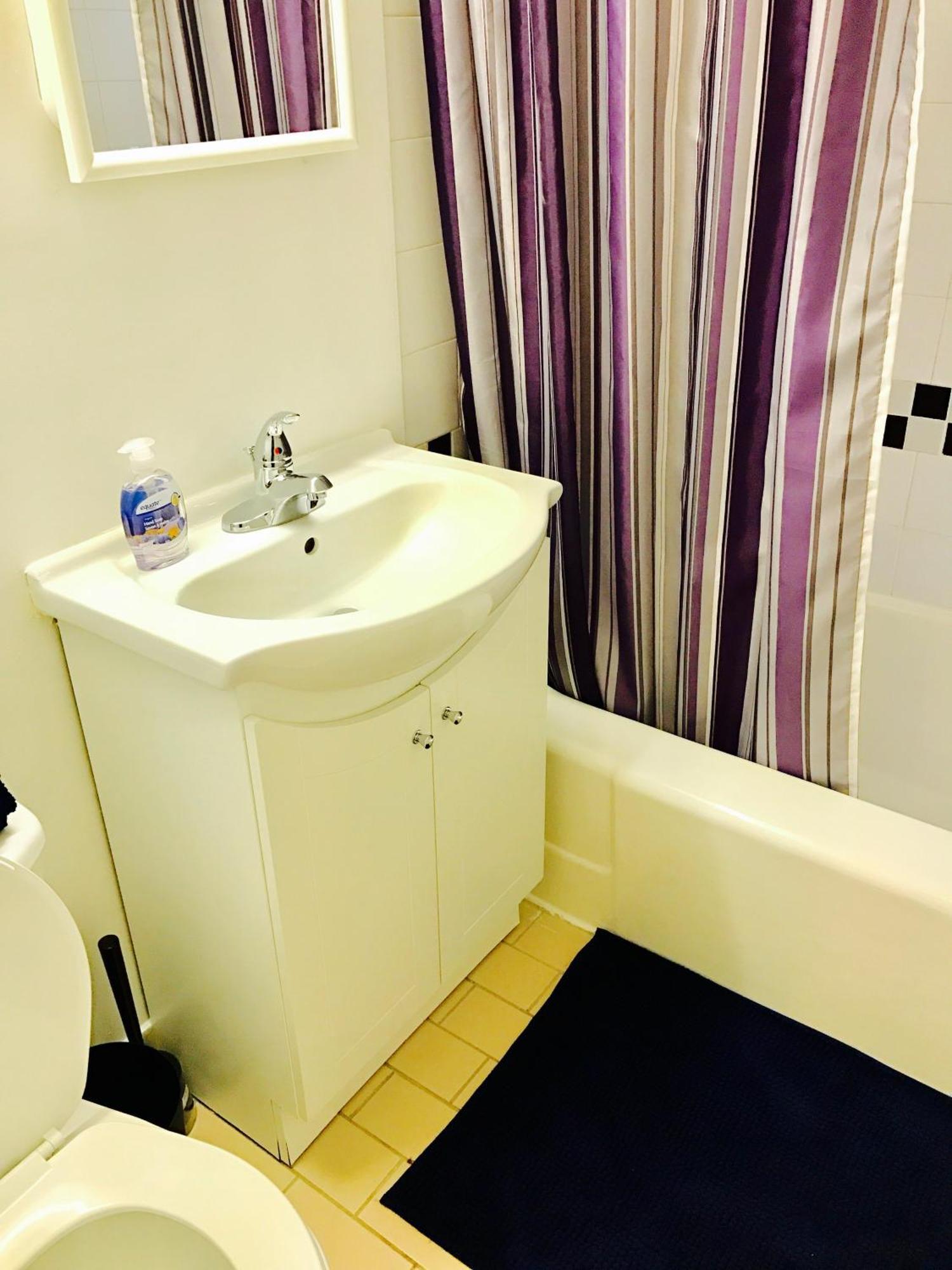 Stylish Comfortable In The Golden Square Mile Apartment