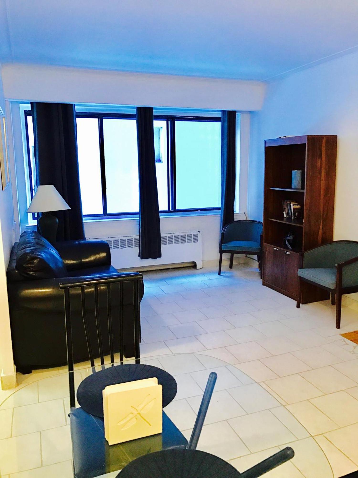 Stylish Comfortable In The Golden Square Mile * Montreal